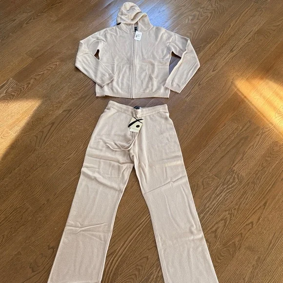 NWT Vintage Cashmere Fernando Sanchez Saks Set - Picture 1 of 13